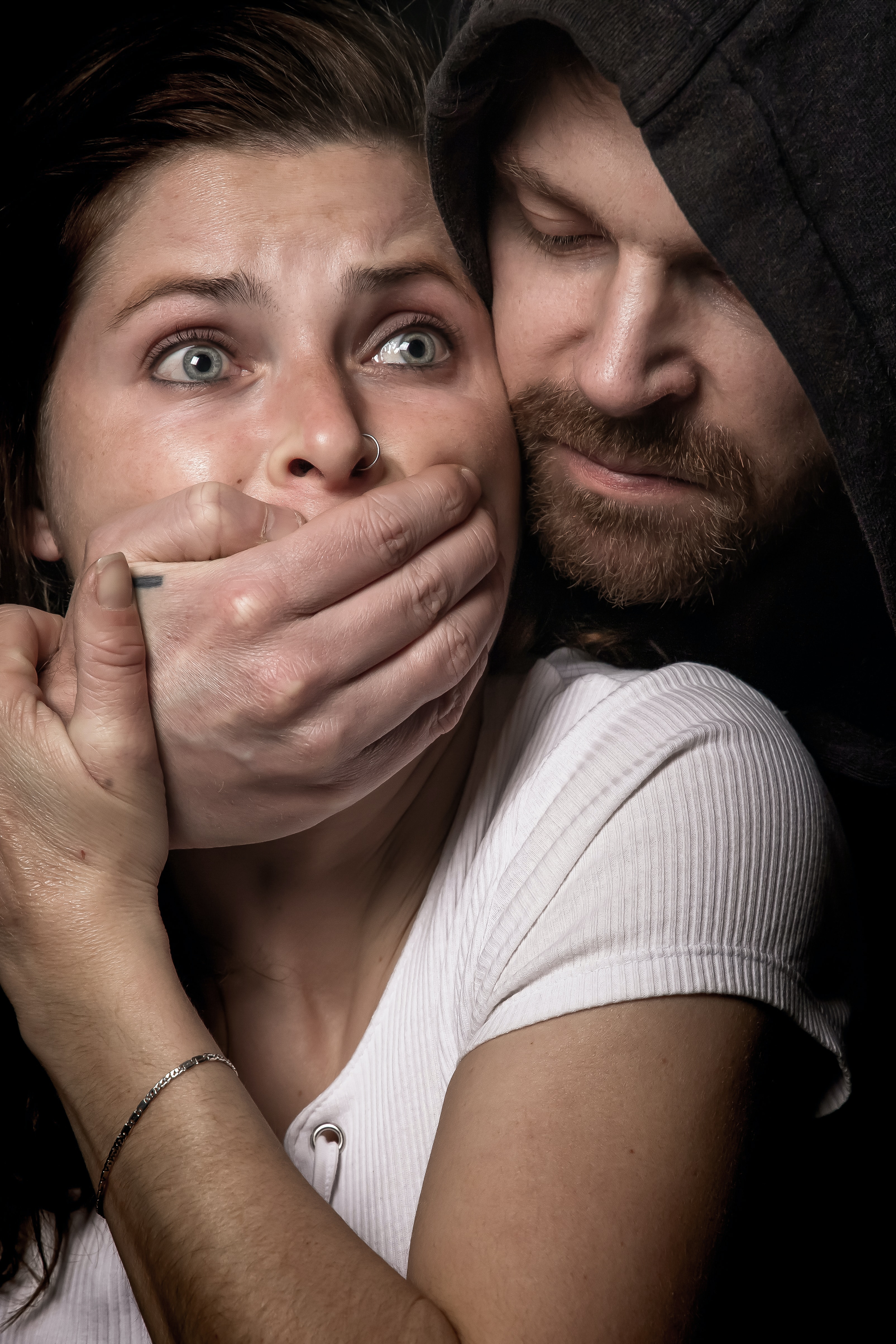 Abiding Conviction by Stephen M. Murphy Book Review 2 Abiding Conviction by Stephen M. Murphy is a legal courtroom drama. Read our review to find out why we gave it 4 out of 5 stars.